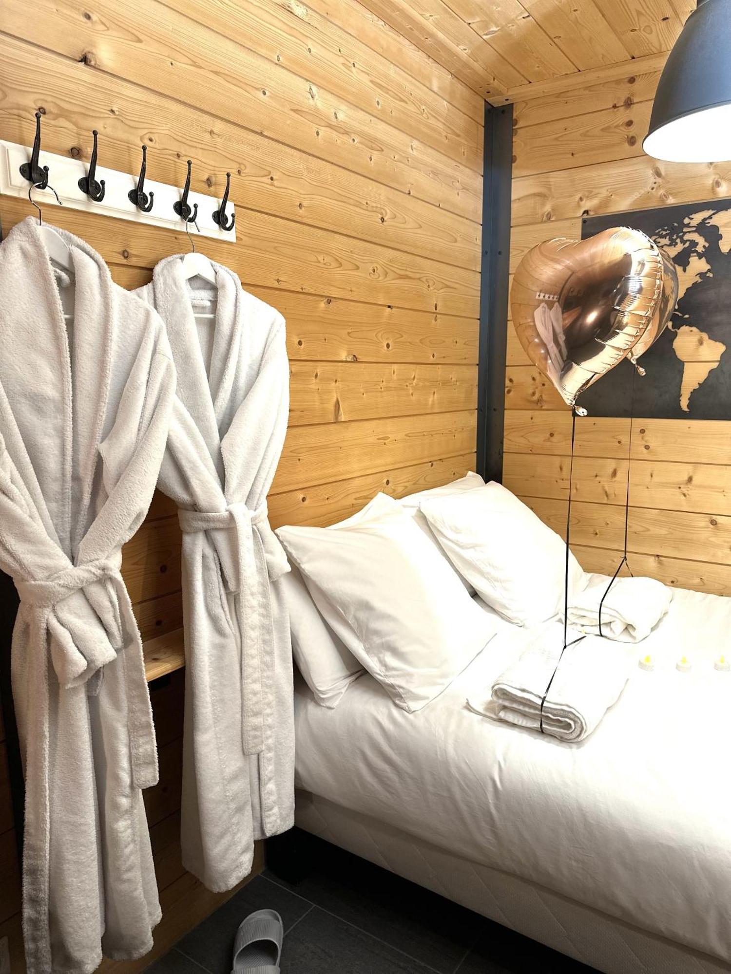 La Cabane Spa Saint-Laurent-d'Andenay Экстерьер фото